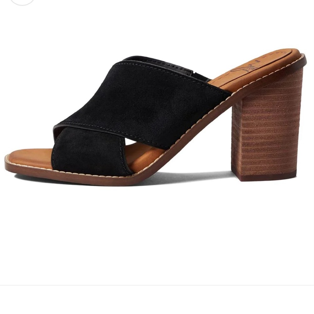Zodiac Dree Sandal Sz 8.5 NWOT
